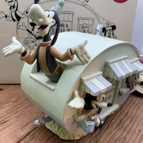 Disney Mickey Friends Camper "Bring a Smile Wherever You Go"  Figurine - Picture 6 of 7